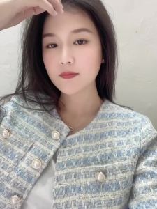 Áo Khoác Vải Tuýt Ngắn Thanh Lịch Dành Cho Nữ Phong Cách Pháp Cúc Ngọc Trai Dáng Rộng Cổ Tròn Mùa Xuân Thu Mẫu Mới