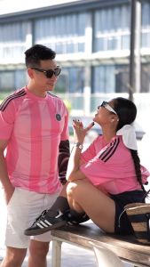 ชุดแข่งไมอามี่สุดฮอต! ใส่แบบเมสซี่️ ผ้าเย็นสบาย ระบายอากาศดี ไม่มีเหงื่อท่วมแน่นอน️  #เสื้อบอล #ไมอามี่ #เมสซี่ #ของแท้ #ชุดแข่ง