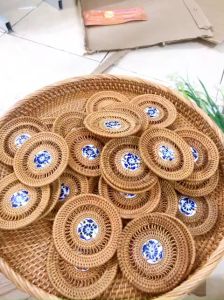 Lót ly lót cốc bằng mây guột kết hợp gốm sứ trang trí đồ thủ công mỹ nghệ Việt Nam giá tận xưởng Phương Vy Decor