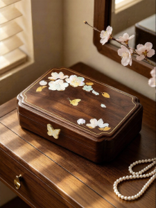 NORDIC MORE | Elegant Lockable Wooden Jewelry Box