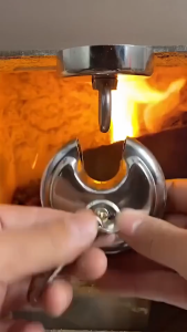 Gembok baja anti maling Multi Fungsi  Di Motor Gudang Rumah Kantor Gembok Baja Anti Maling