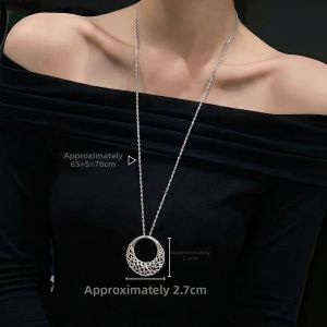 CAFFTI | Silver Luxurious Moon-shaped Mesh Pendant Necklace