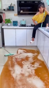 ไม้ถูพื้น/รีดน้ำแบบปรับได้ 180 องศา พร้อมแผ่นแปรงสีฟ้า ปรับน้ำมันได้ ใช้งานง่าย ดีไซน์สปอร์ต