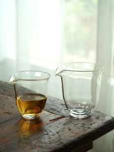 Handmade Chinese Style Transparent Glass Public Cup Heat Resistant Tea Set for Home Use Gongfu Tea Brewing Anti-Scalding Dripper