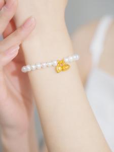 ZHOU LIU FU 周六福 S925 Sterling Silver Freshwater Pearl Bracelet Lotus Pod Charm Pure & Lucky Freshwater Pearl Jewelry Gift for Women 16+3cm X0714855