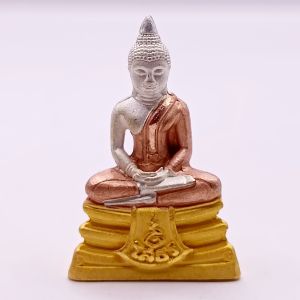 B041 หลวงพ่อโสธร เนื้อ3K รุ่นประวัติศาสตร์ตำรวจ ปี68 ตอกโค้ด ขนาด 3 x 2 ซม. พร้อมกล่องกำมะหยี่