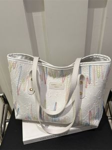 กระเป๋าสะพายไหล่ผ้าใบสไตล์เกาหลีแฟชั่นสำหรับผู้หญิง กระเป๋าถือขนาดใหญ่สำหรับใส่ไปทำงานในฤดูหนาวปี 2024 กระเป๋าถือแบบ Tote สำหรับนักศึกษาใหม่