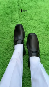 Mens Stylish Square Toe Black Shoes Korean Trend Non-Slip Waterproof Rubber Slip-On Comfortable Breathable for All Seasons Work School 0105523