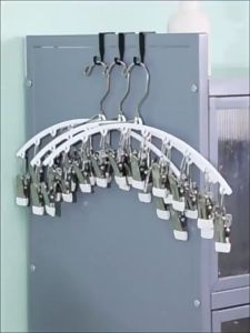 ไม้แขวนเสื้อสแตนเลส ไม้แขวนผ้ามี 10 ตัวหนีบ ตัวหนีบเคลือบซิลิโคนกันลื่น ป้องกันสนิม ทนทาน ขนาด 43cm x 25cm