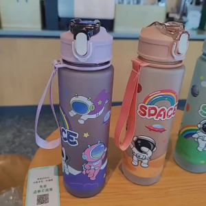 GHVACZS【จัดส่ง 2-3 วัน】800มล ถ้วยน้ำฟาง  ถ้วยน้ำถ้วยขวดแบบพกพาฤดูร้อน ถ้วยขวดน้ำพกพากลางแจ้ง (จำนวนท้องถิ่นที่จํากัด คนแรกมาคนแรกให้บริการ)