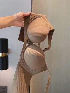 เสื้อชั้นในพลัสไซส์ ชุดชั้นในเซ็กซี่ไร้รอยต่อ เสื้อชั้นในปรับด้านบนป้องกันการหย่อนคล้อย