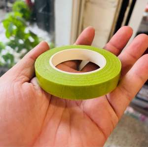 Cuộn băng dính sắp nhiều màu dùng để quấn cành hoa trang trí lễ hội đồ HandMade.