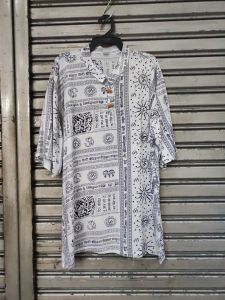 คอจีน แขนยาว ผ้า พิมพ์ลาย สัก ยันต์ ศักดิ์สิทธิ์ สีขาว แขนยาว ขนาด รอบ อก44  นิ้ว ผ้า บางใส่สบายความยาวเสื้อ 27 นิ้ว แขนยาว ผ้าบาง หน้าร้อน คือ ดีมาก ใส่แล้ว เย็นสบาย  แนว อินดี้ ไม่ควรพลาดคอจีน แขนยาว ใส่ สบาย ไม่ร้อน