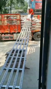 KKOLE Portable Five-Row Keel Loading and unloading Conveyor System Cargo Transfer Slides Track Rail