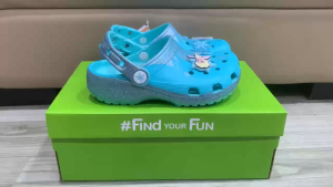 Giày sục crocs chuẩn xịn chống hôi chân nhựa tế bào êm mềm dẻo bền đi mưa lội nước đi biển cho trẻ em hình Frozen Elsa
