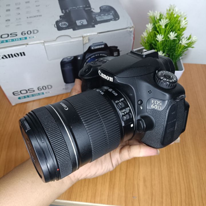 canon 60d lensa 18-135mm is like new Kamera Dslr Bekas Seperti