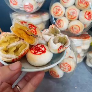 BÁNH PÍA NHÂN KIM SA TRỨNG MUỐI TAN CHẢY ĐẬU XANH SẦU RIÊNG KHOAI MÔN SẦU RIÊNG 300g - Size mini Vị ngọt thanh da bánh mềm tan chuẩn vị