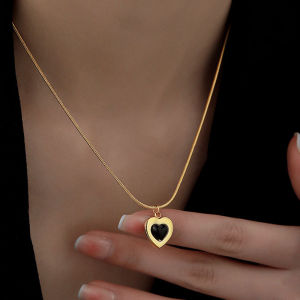 1pc Stainless Steel Black Heart Pendant Round Snake Chain Clavicle Necklace Vintage French Unique Design Jewelry Accessory