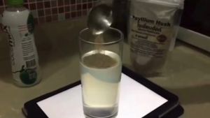 Psyllium Husk เพื่อผลการทำงาน 100% ธรรมชาติ ตรา Natuur นาทูเออร์ ขนาด 90 กรัม มีไฟเบอร์ ช่วยลดความแกรนของการย้อนหลั่นอาหาร ลดความเครียดมากของผิวหนัง ช่วยแก้ไขโจรกรรมการแก้มหน้า ลดหน้าเป็นเป็น