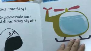 Sách Ehon - Chơi Cùng Giri Chú Bé Cơm Nắm - Quả Lê Là Nhà Của Tớ Dành Cho Trẻ Từ 0 -6 Tuổi