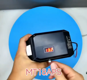 Bộ điều chỉnh hạ áp dòng điện 21V pin lithium cho đầu ra từ 5V đến 13V chân makita phổ thông