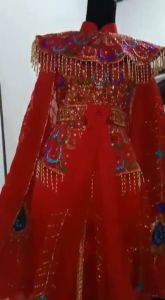 Kostum Tari Tradisional: Kotum Tari Merak & Kostum Merah