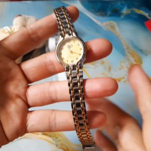 Đồng hồ nữ dây thép không gỉ sang trọng second hand si nhật- đã qua sử dụng