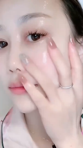SADOER Aloe Vera Gel Bayar Di Tempat Soothing Moisturizing Gel Cream Collagen Vitamin Pelembab Kulit Wajah Badan