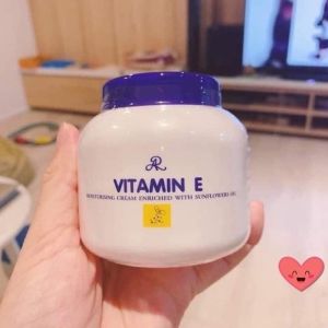 Kem dưỡng ẩm Vitamin E Aron Thái Lan 200ml dùng cho cả da mặt và body