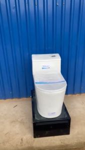 Bồn cầu  liền khối 8079 Limart PHỦ MEN NANO CHỐNG BÁM DÍNH XẢ XOÁY RÚT NƯỚC NHANH  MẠNH. Limart