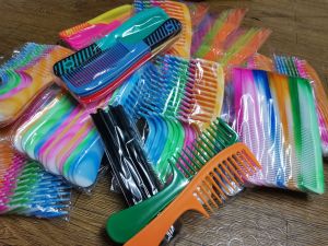 Asstd Colors Haircomb/ Suklay Asstd Colors Murang Suklay