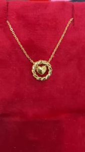 Poh Heng Jewellery 22K Heart Bloom Necklace in Yellow Gold [Price By Weight]