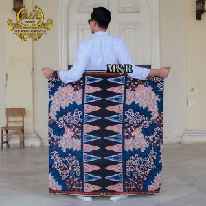 Sarung Batik Gus Iqdam Warna Navy Biru Motif Terbaru