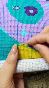 Tranh thêu chữ thập Phật A Di Đà (tranh thêu kín) - nhiều mẫu và kích thước