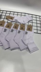 👉🧦ถุงเท้าข้อกลางงาน SOCKSY ผ้าหนาดี ผ้านิ่ม 💥 โหลละ 110 บาท มี 12 คู่ หลายสี เลือกจ้า สินค้ามีพร้อมส่ง ขนาด freesize ของผู้ใหญ่ 64-68 นิ้ว