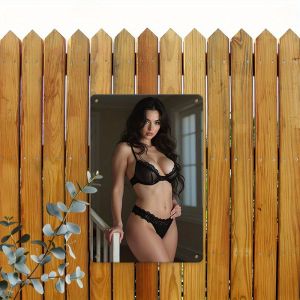 CIFbuy | Tranh Treo Tường Kim Loại Retro Hình Người Phụ Nữ Mặc Bikini Gợi Cảm Kích Thước 20x30cm Chất Liệu Sắt Chắc Chắn Chống Nước Trang Trí Nhà Cửa Quán Bar Quán Cà Phê