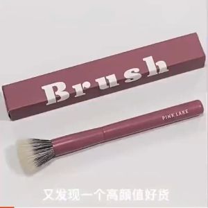 【Popular Categories】 Wool stippling brush blush brush suitable for beginners to brush out natural blush easy to use