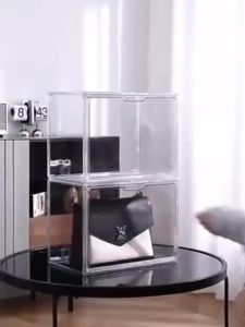 YOLO กล่องใส่กระเป๋า 36x22x28cm หรูหรา ราคาบริบท 3000-5000 ตู้กระจกโชว์ใส