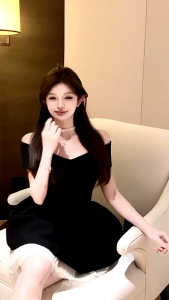 Set Váy Trễ Vai Chun Eo Phối Đuôi Váy Bí Bồng Xòe Phối Ren Dưới Phong Cách Dịu Dàng Sang Trọng Cho Nàng Đi Tiệc