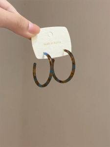 Exaggerated Silver Needle Acetate C-Shaped Earrings Vintage Hong Kong Style Womens Fashion Simple High-End Sensation Ear Jewelry