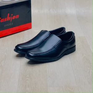 [🥇ของแท้100%🚚ส่งเร็ว🔢เบอร์39-45] FASHION รองเท้าคัทชูชาย รองเท้าคัตชูชาย รองเท้าหนังหุ้มส้นชาย รุ่น MJ617 หล่อเท่ นุ่มเบา สบายเท้า