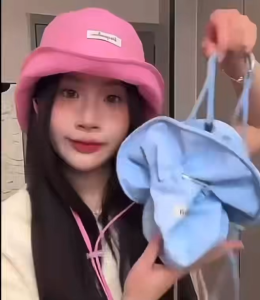 ร้านค้าไทย🔥หมวกบักเก็ต 2IN1 มินิกระเป๋ากันยูวี เป็นหมวกบักเก็ตมีเชือก กลายเป็นประเป๋าสะพายได้พับได้ แฟชั่นผู้หญิง มี6สี