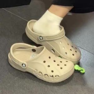 Cross Baya Clog รองเท้าลำลองเบาสบาย ใส่กันน้ำ กันลื่น แฟชั่นยอดนิยม เหมาะกับทุกสไตล์10126