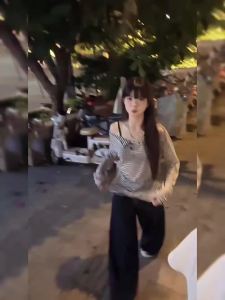 Aaisup | Áo Blouse Mỏng Hè Dáng Trễ Vai Sọc