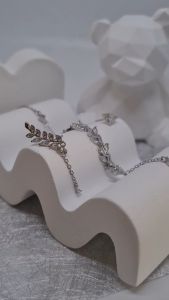 Laura Leaf ต่างหูใบไม้สุดระยิบระยับ ต่างหูแฟชั่น ต่างหูเงินแท้ ต่างหูผญ ต่างหูเกี่ยวหู ต่างหูเกาหลี ต่างหูดอกเดซี่ ตู้หูสวย เซ็ทต่างหู ราคาที่สุด 100 บาท