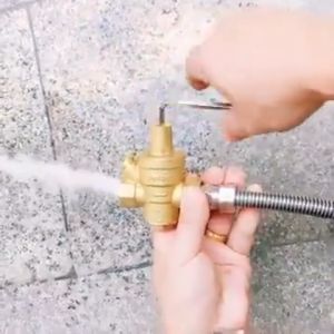 Van Điều Chỉnh Áp Suất Nước Với một đồng hồ đo áp suất Van giảm áp suất nước DN15 bằng Đồng Thau Có Thể Điều Chỉnh Áp Lực Nước