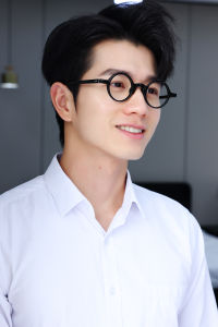 Ultra-Thin Retro Fashion Eyeglasses Blue Light Blocking Glasses Transition Reader Magnifying Presbyopic Eyeglasses for Men