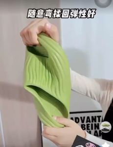 Lady Comfy rubber with strong grip slippers (senior citizen friendly ) 弹力十足踩屎感网红男女拖鞋