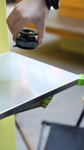 แม่เหล็กติดโทรศัพท์ ที่สุดตั้งมือถือแม่เหล็ก ปรับมุมมอง 3 แกน พับเก็บได้และปรับความยาวได้