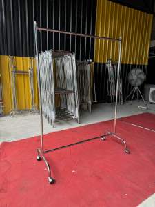 ราวแขวนผ้า ขนาดเล็กกระทัดรัด สูง 1.70 ม. ยาว 1.20 ม. แถม‼️ล้อล๊อค 1 ชุด